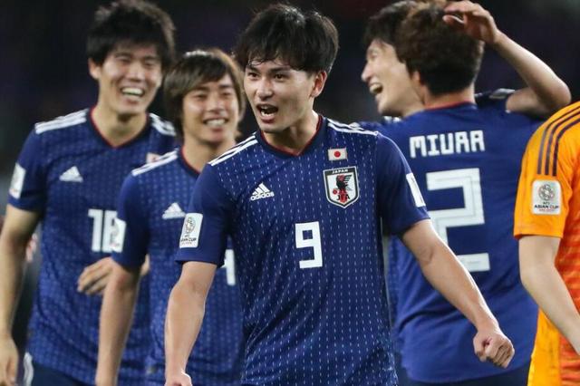  日本球星堂安律蝉联月度最佳  